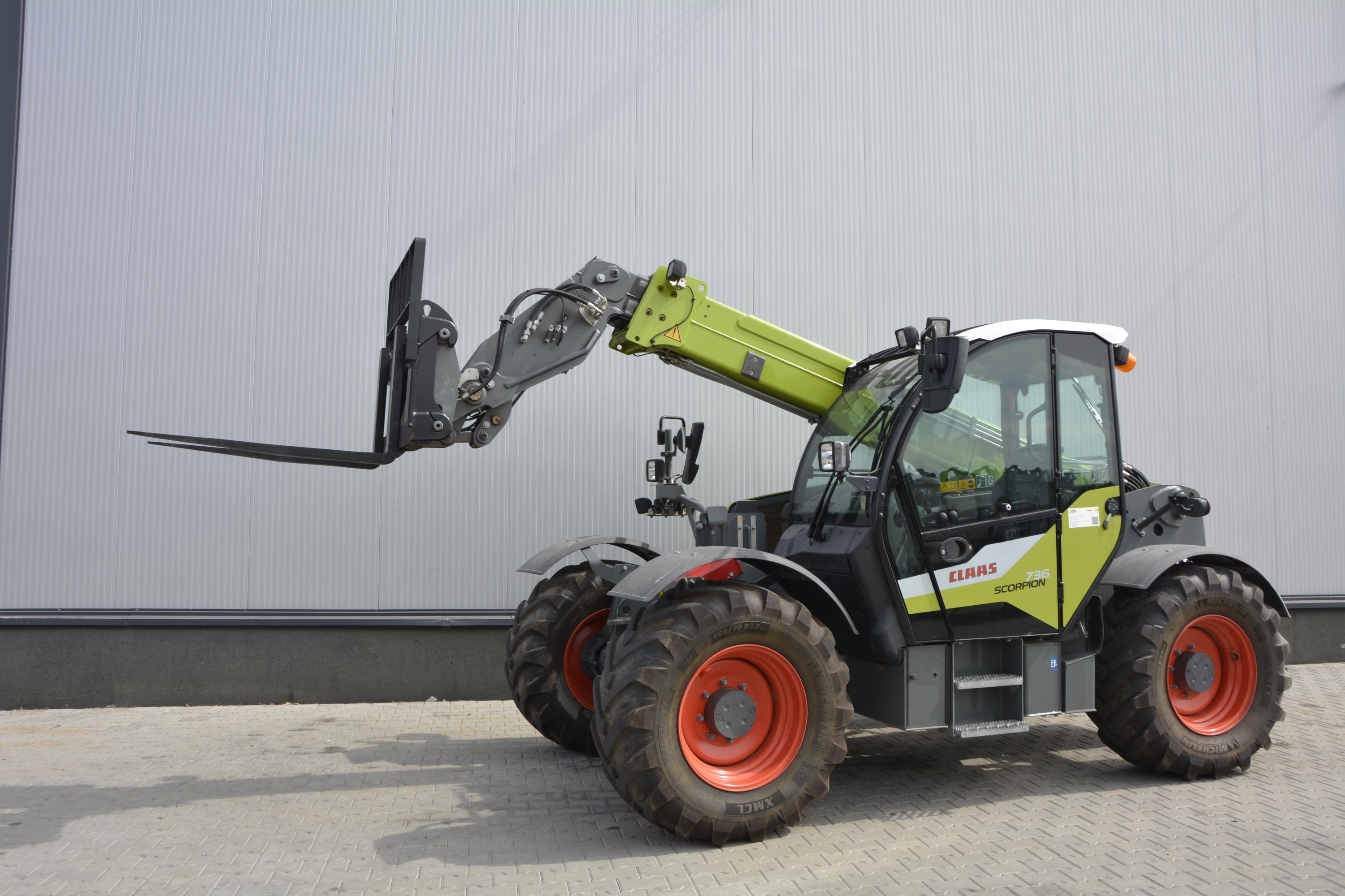 CLAAS SCORPION 736